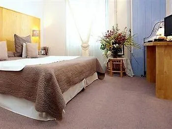 La Treille Hotel