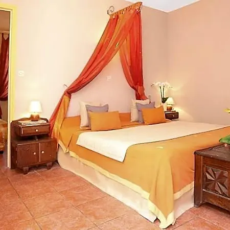 La Treille Hotel 2*
